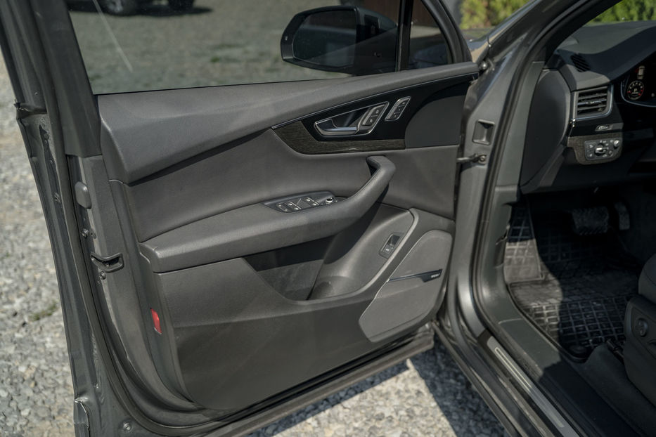 Продам Audi Q7 Prestige 2017 года в Черновцах