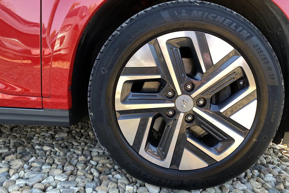 Продам Hyundai Kona 64кВтК-тКолісПідгрівсиднькерма 2021 года в Львове