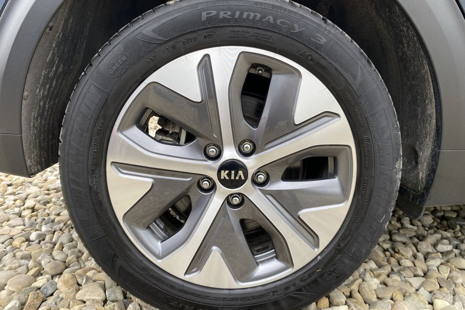 Продам Kia Niro 64 кВт Макс. комплектація 2020 года в Львове