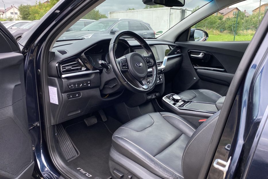 Продам Kia Niro 64 кВт Макс. комплектація 2020 года в Львове