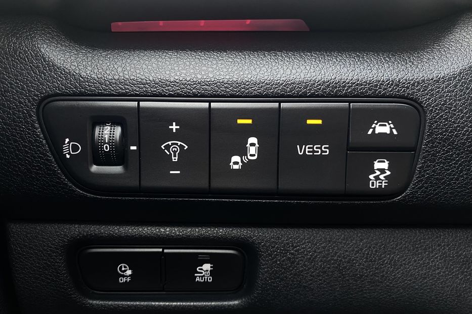 Продам Kia Niro 64 кВт Макс. комплектація 2020 года в Львове