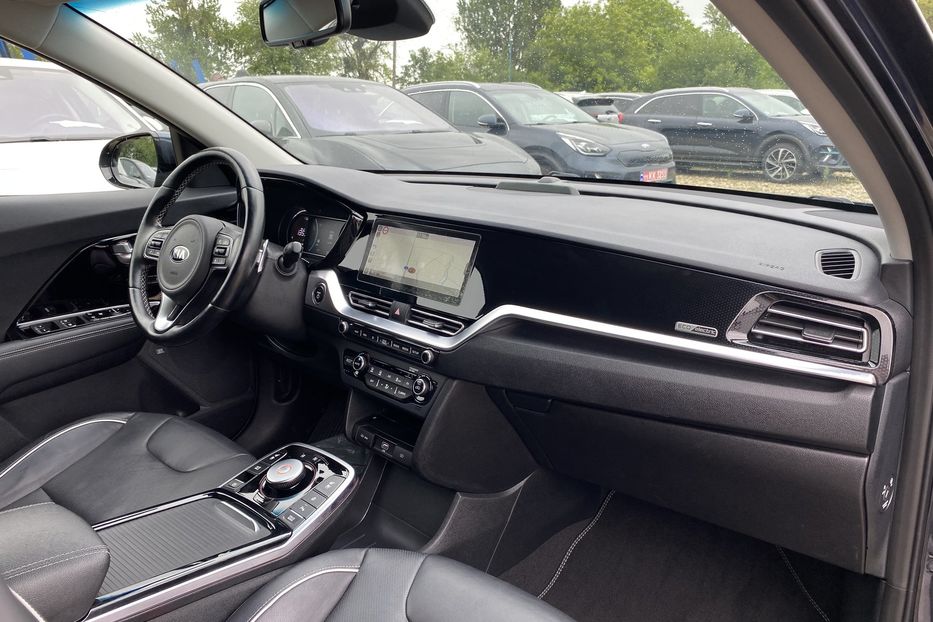 Продам Kia Niro 64 кВт Макс. комплектація 2020 года в Львове