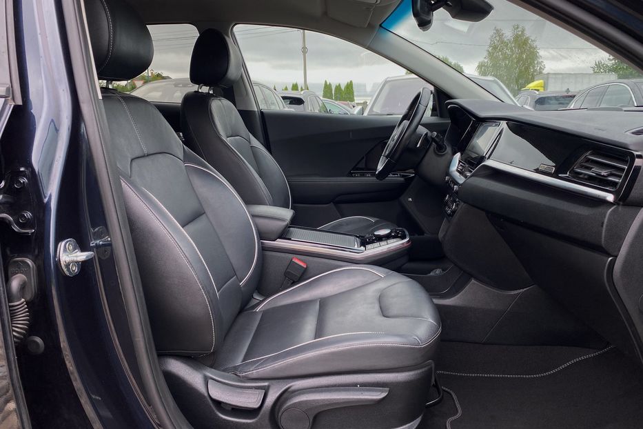 Продам Kia Niro 64 кВт Макс. комплектація 2020 года в Львове