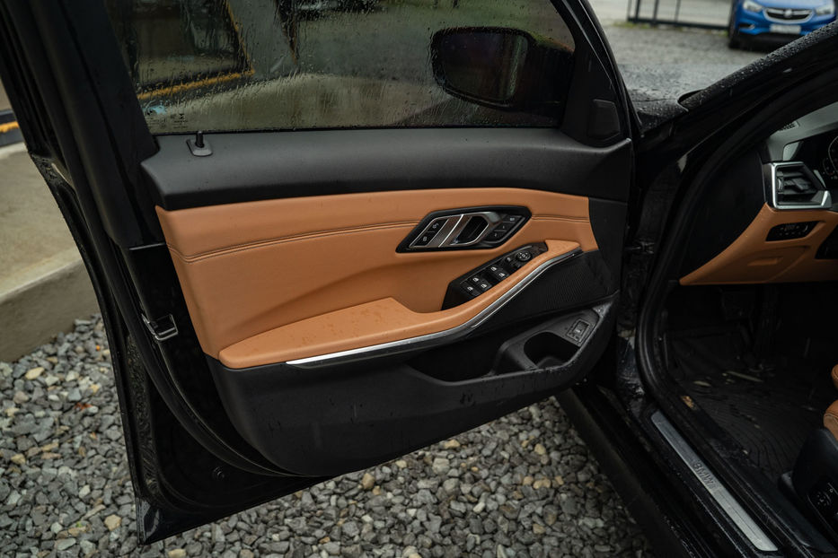 Продам BMW 330 i xDrive 2019 года в Черновцах