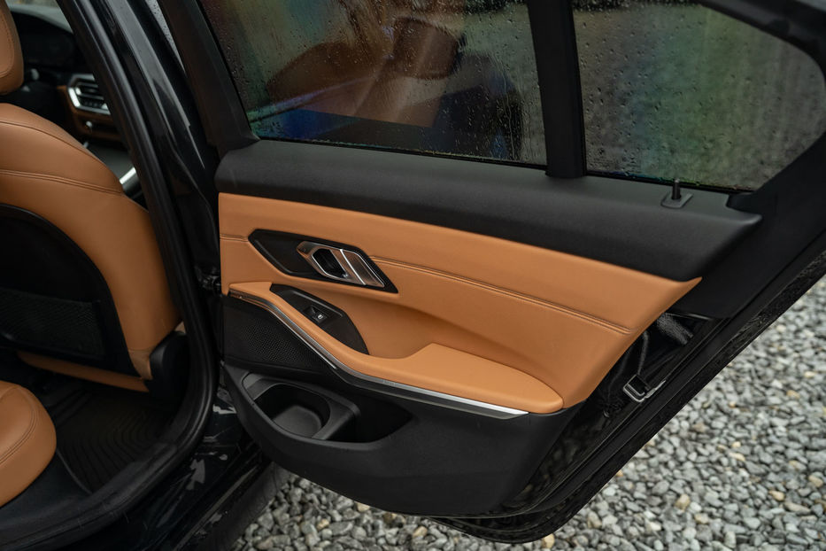Продам BMW 330 i xDrive 2019 года в Черновцах