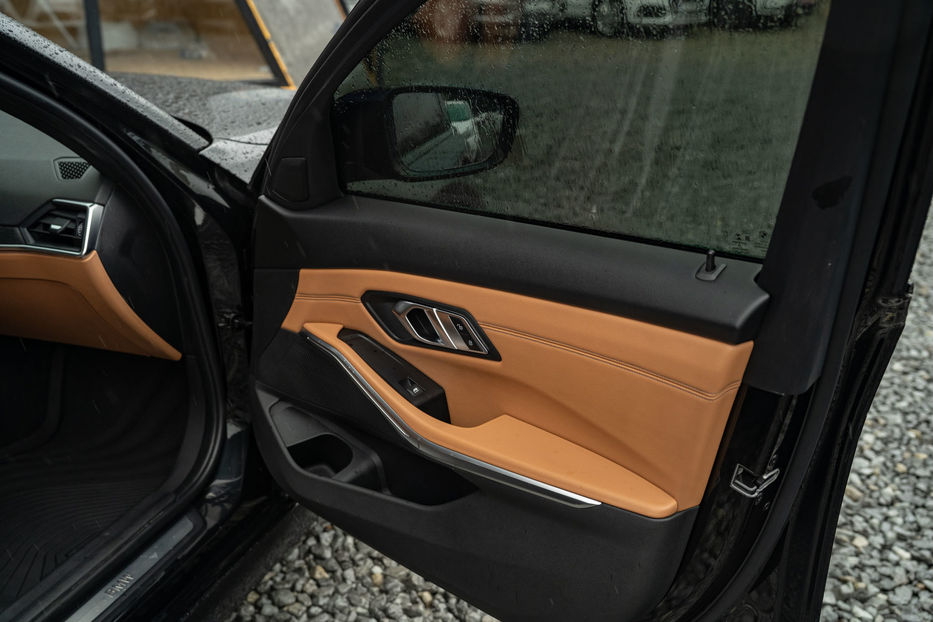 Продам BMW 330 i xDrive 2019 года в Черновцах