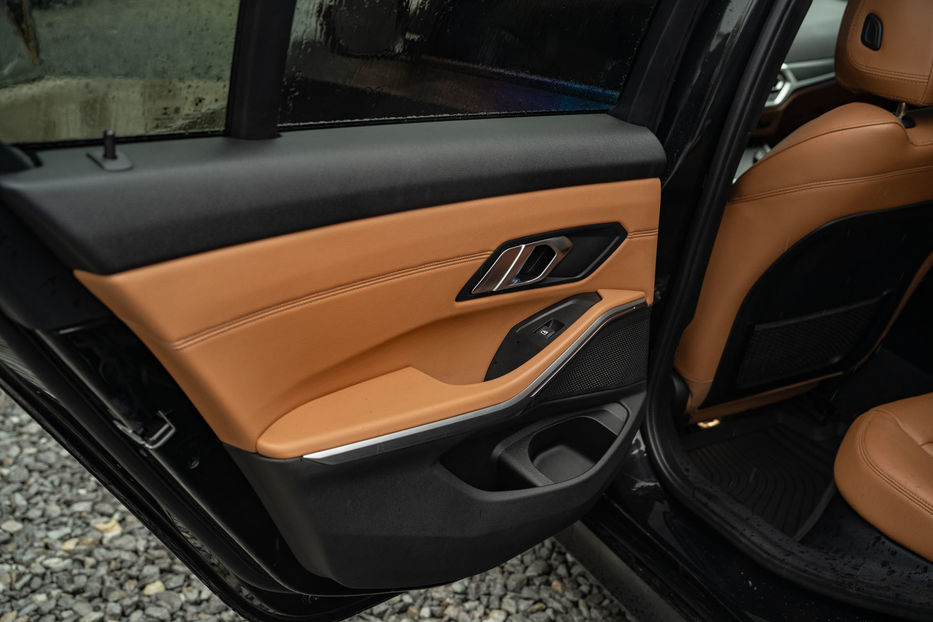 Продам BMW 330 i xDrive 2019 года в Черновцах