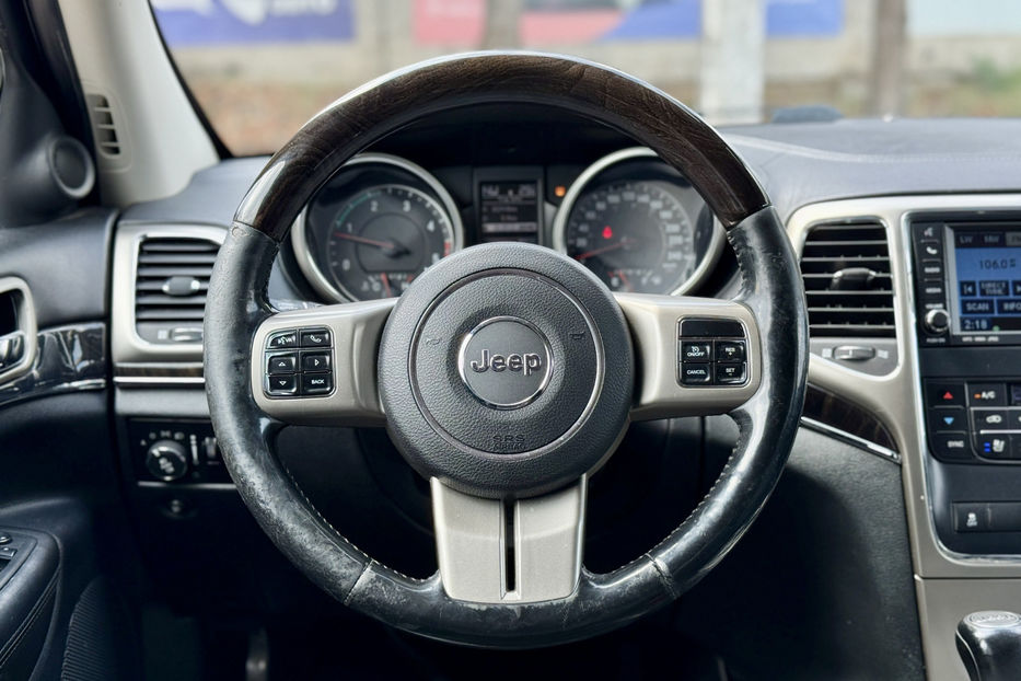 Продам Jeep Grand Cherokee 2011 года в Киеве