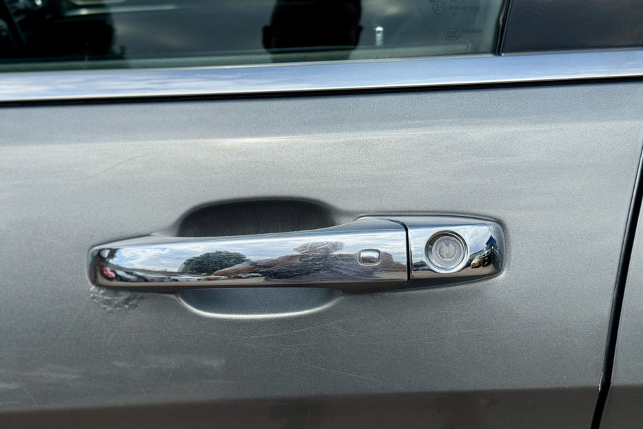 Продам Jeep Grand Cherokee 2011 года в Киеве