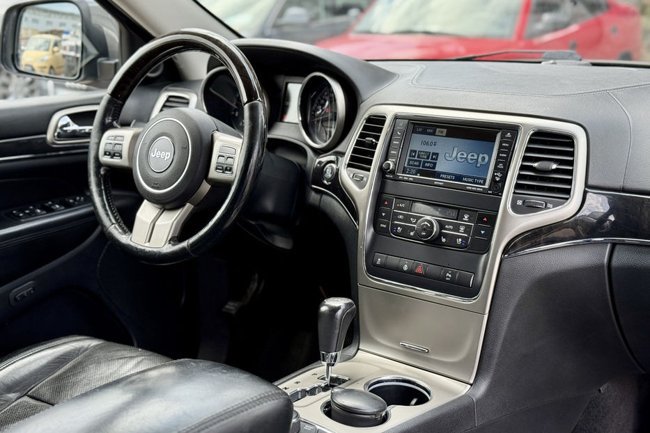 Продам Jeep Grand Cherokee 2011 года в Киеве