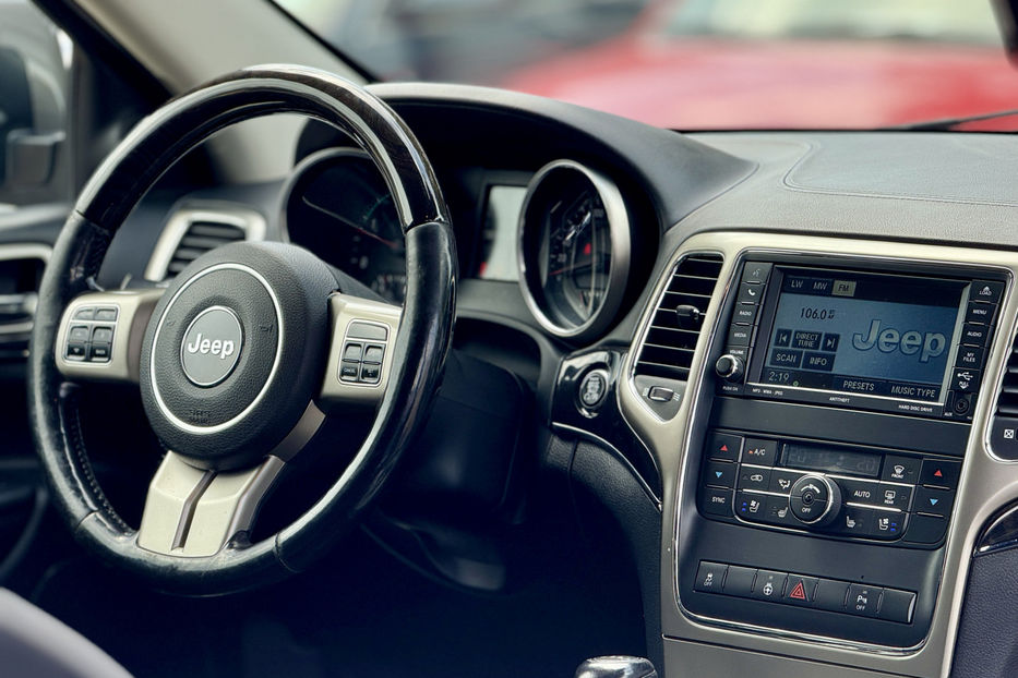 Продам Jeep Grand Cherokee 2011 года в Киеве