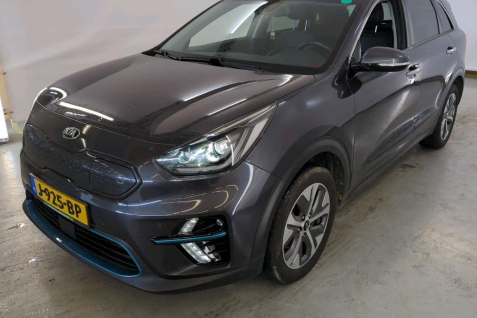 Продам Kia Niro 64квт авто в дорозі  2020 года в Львове