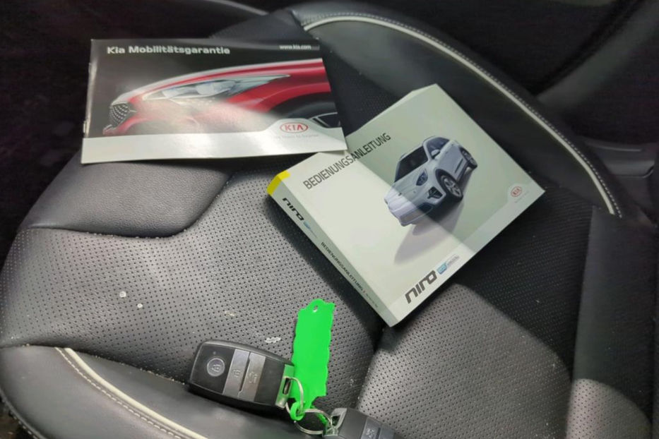 Продам Kia Niro 64квт авто в дорозі  2020 года в Львове