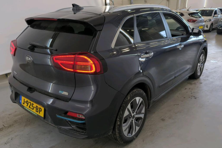 Продам Kia Niro 64квт авто в дорозі  2020 года в Львове