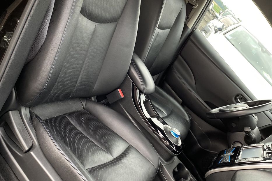 Продам Nissan Leaf 2013 года в Луцке