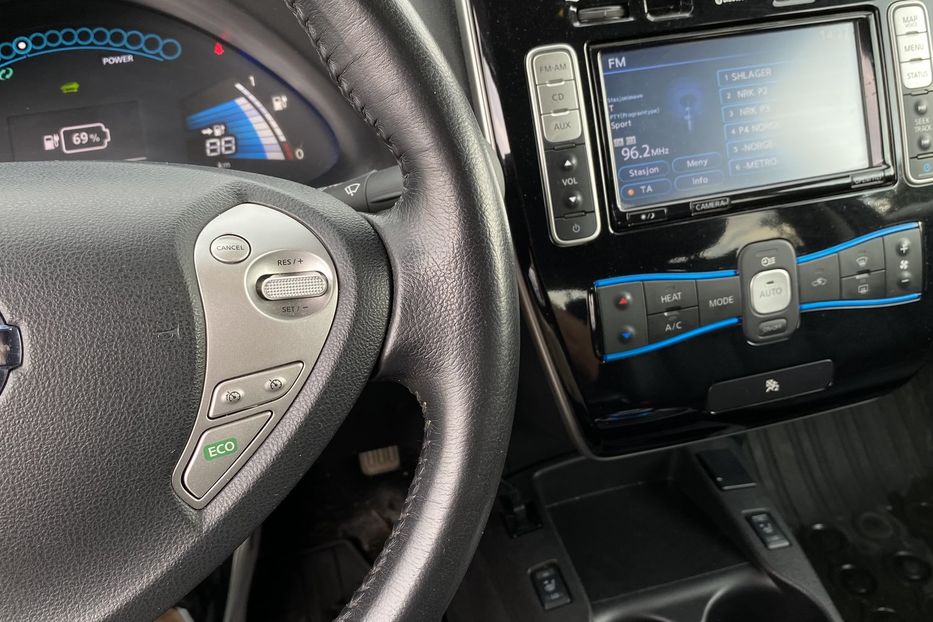 Продам Nissan Leaf 2013 года в Луцке