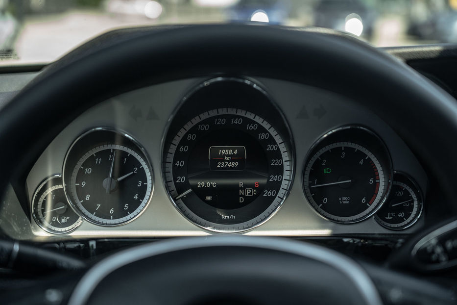 Продам Mercedes-Benz E-Class 200 CDI 2012 года в Черновцах