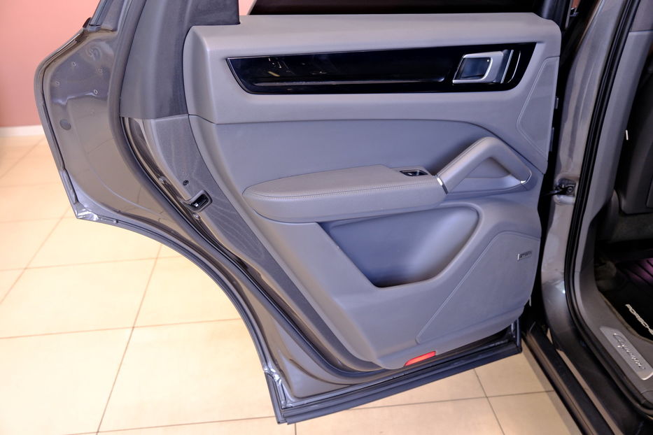 Продам Porsche Cayenne 2020 года в Одессе