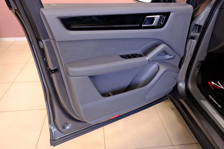 Продам Porsche Cayenne 2020 года в Одессе