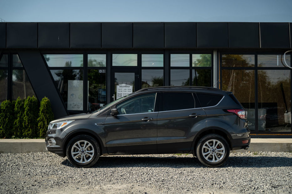 Продам Ford Escape SE 2018 года в Черновцах