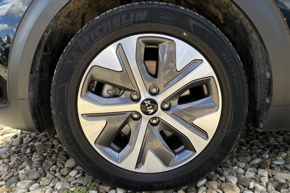Продам Kia Niro 64 кВт Макс. комплектація 2021 года в Львове