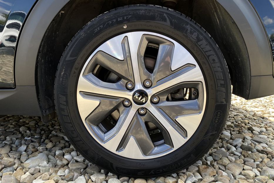 Продам Kia Niro 64 кВт Макс. комплектація 2021 года в Львове