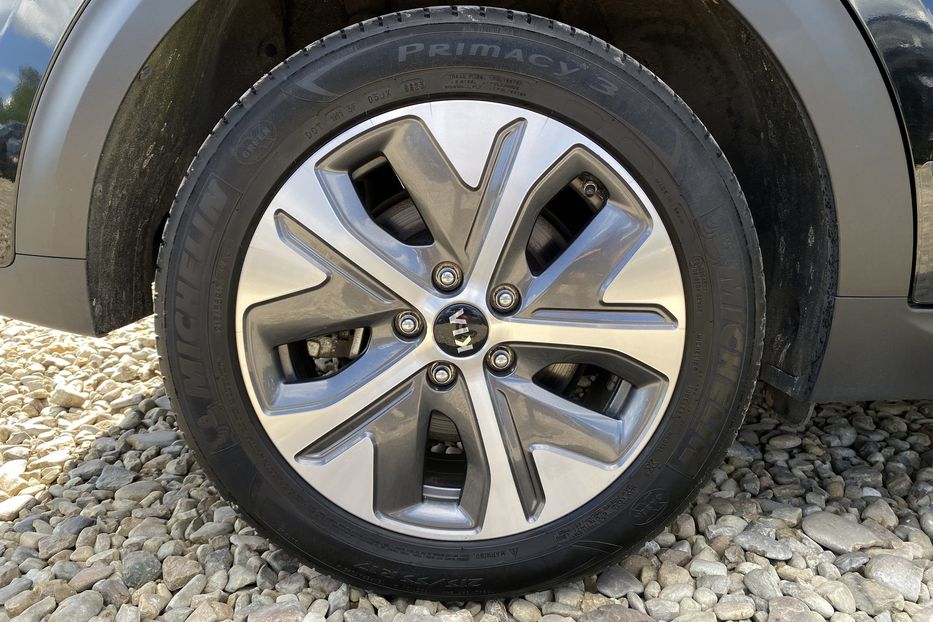 Продам Kia Niro 64 кВт Макс. комплектація 2021 года в Львове