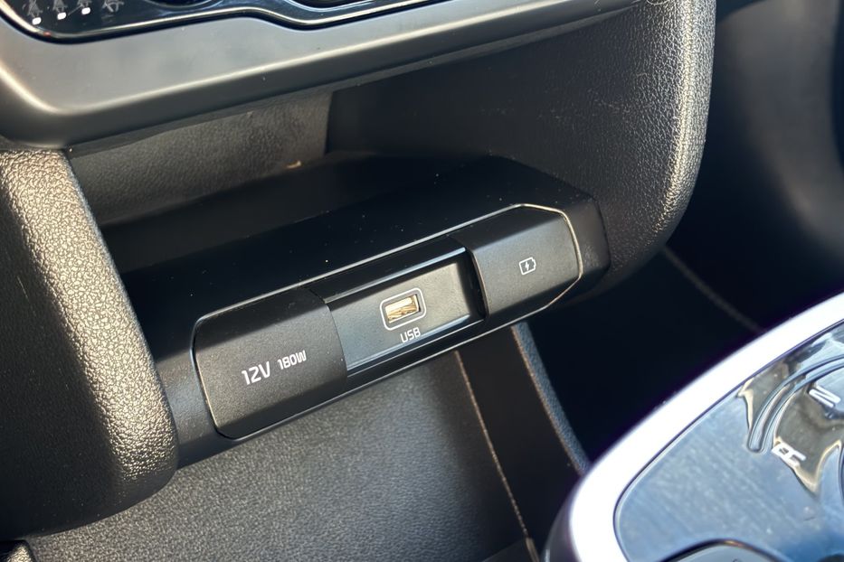 Продам Kia Niro 64квт 2022 года в Львове