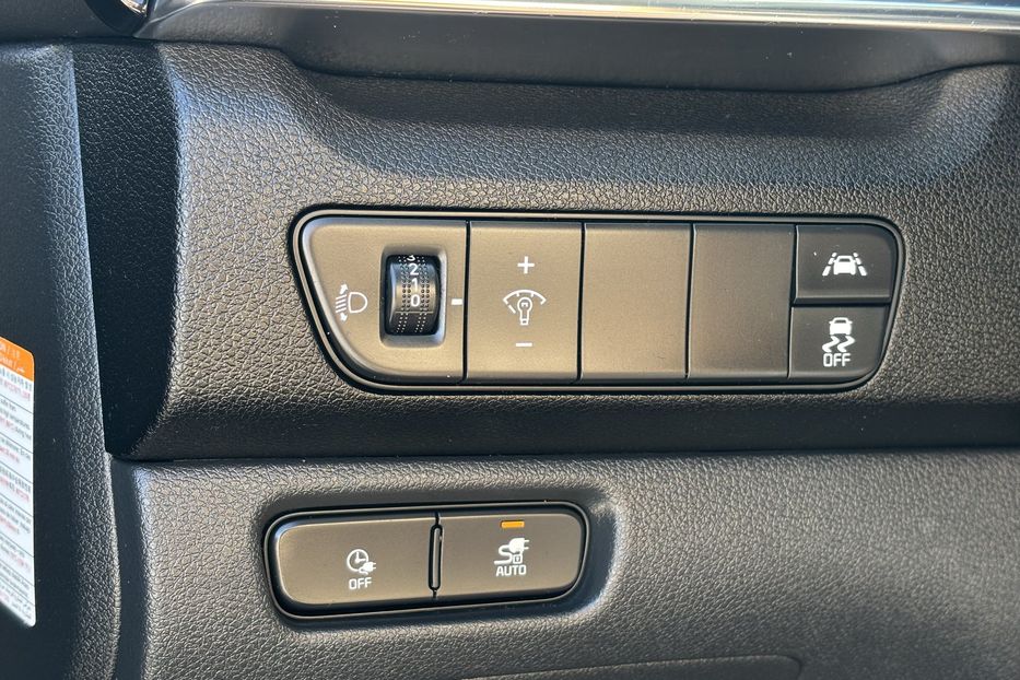 Продам Kia Niro 64квт 2022 года в Львове