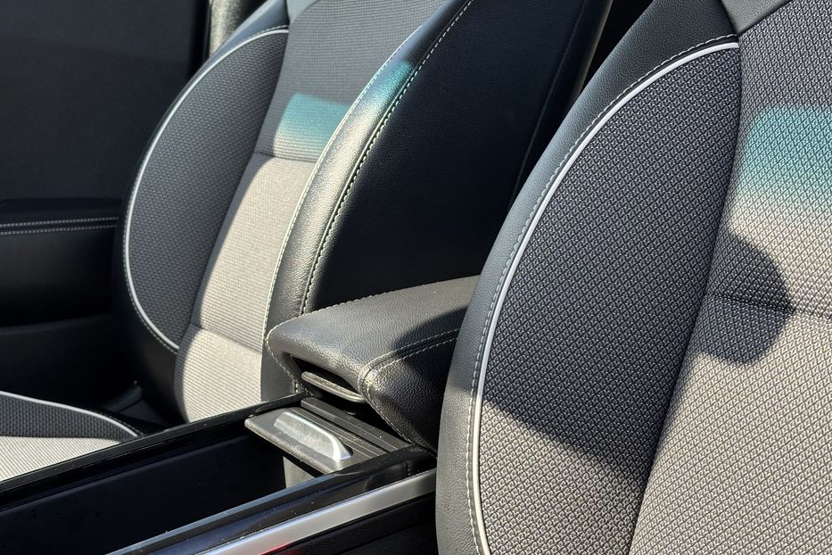 Продам Kia Niro 64квт 2022 года в Львове