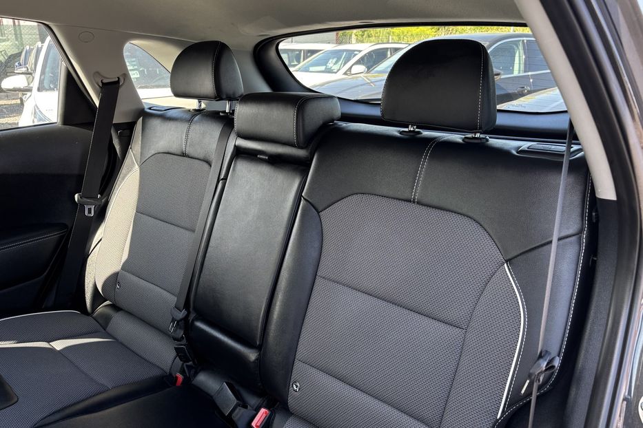 Продам Kia Niro 64квт 2022 года в Львове
