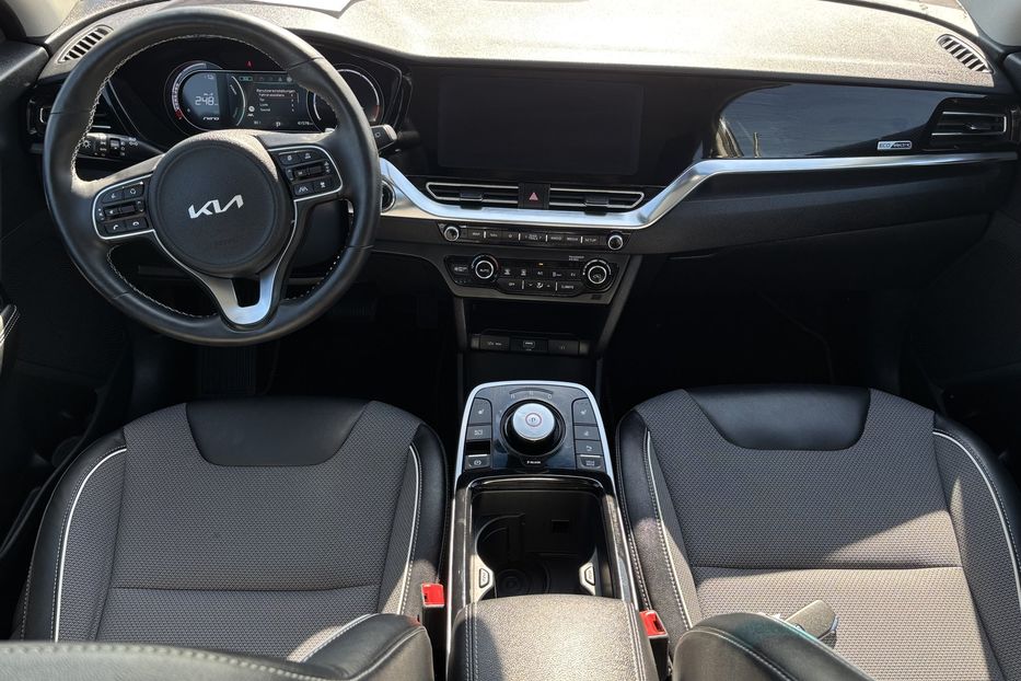 Продам Kia Niro 64квт 2022 года в Львове