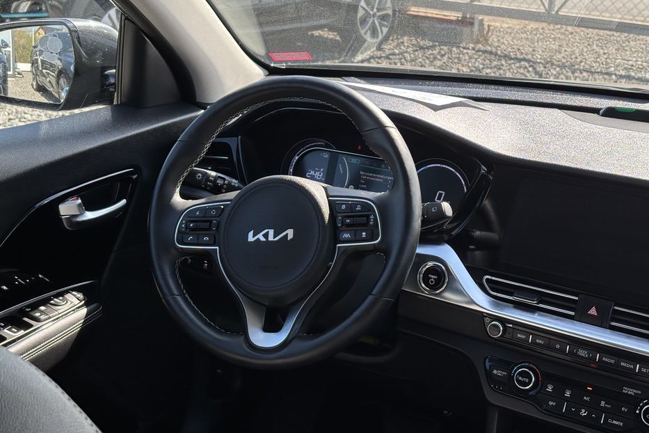 Продам Kia Niro 64квт 2022 года в Львове