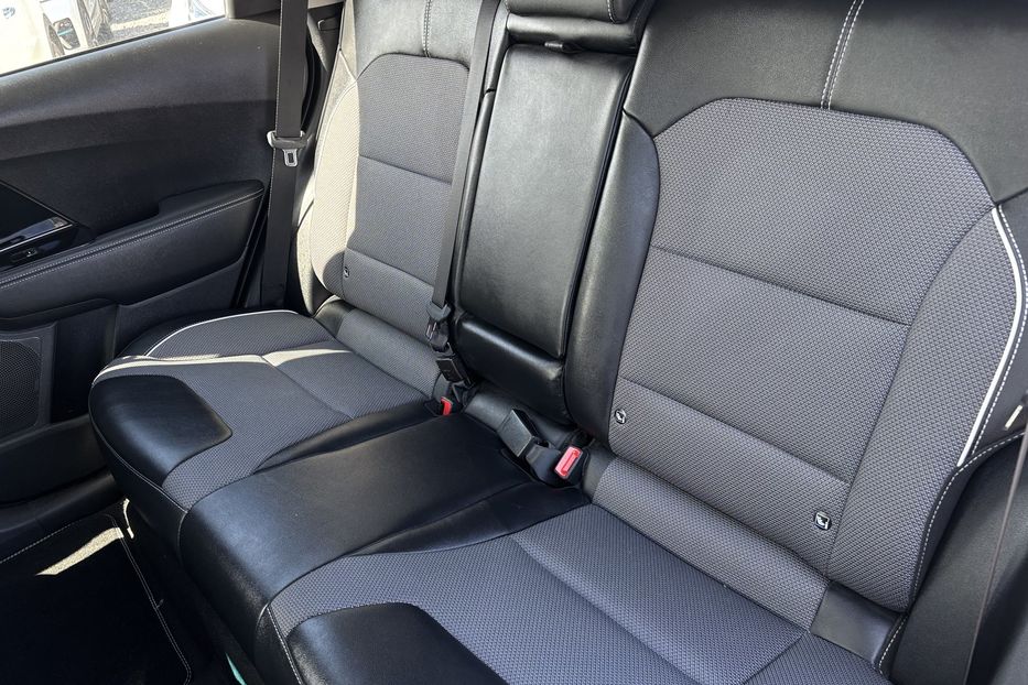 Продам Kia Niro 64квт 2022 года в Львове