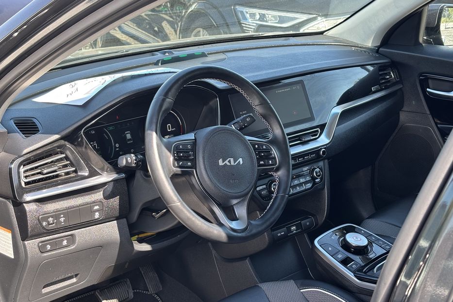 Продам Kia Niro 64квт 2022 года в Львове