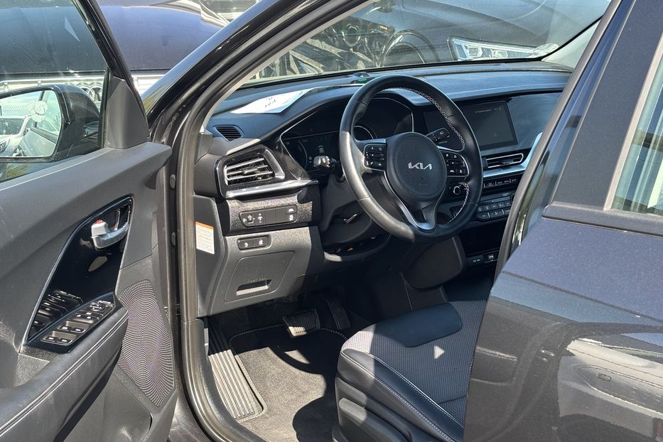 Продам Kia Niro 64квт 2022 года в Львове