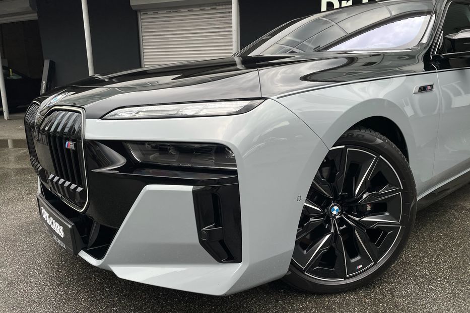 Продам BMW 760 I7 M70 2023 года в Киеве