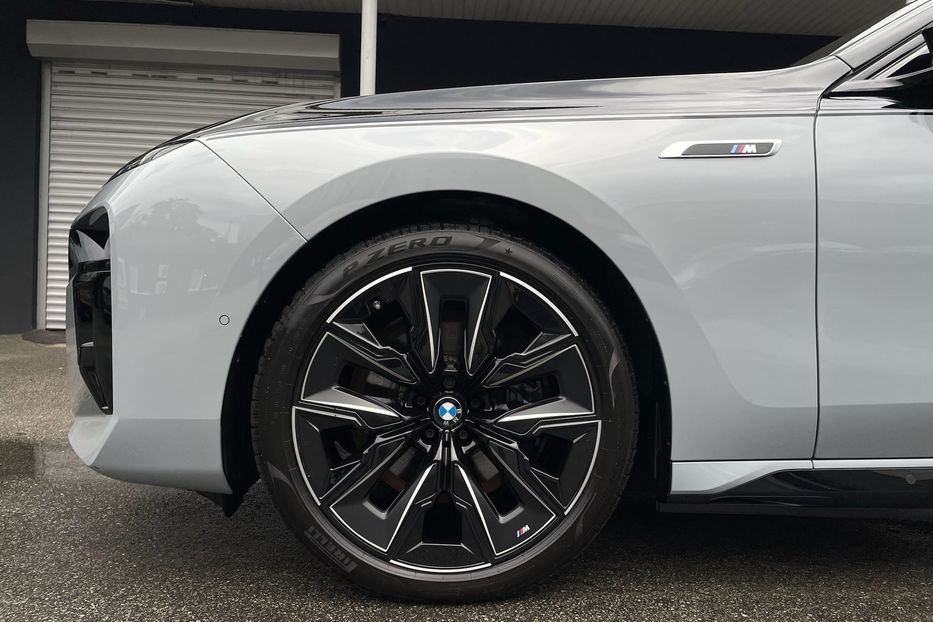 Продам BMW 760 I7 M70 2023 года в Киеве