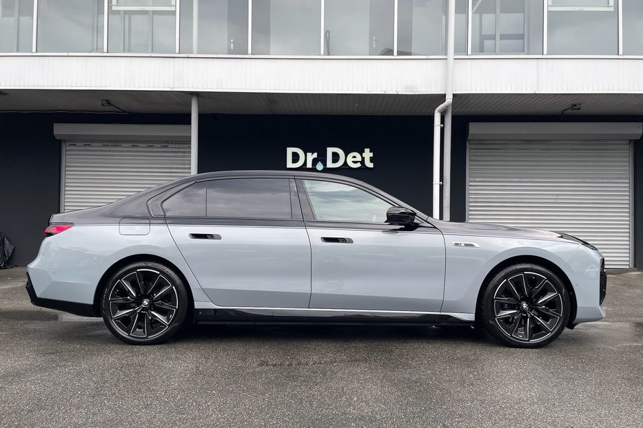 Продам BMW 760 I7 M70 2023 года в Киеве