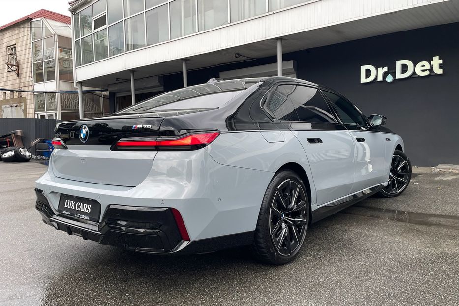 Продам BMW 760 I7 M70 2023 года в Киеве