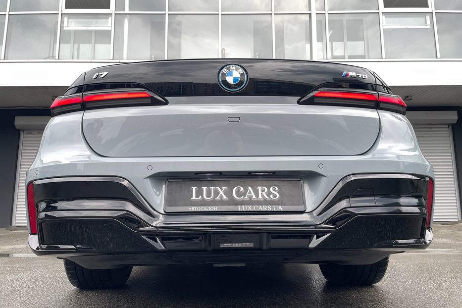 Продам BMW 760 I7 M70 2023 года в Киеве