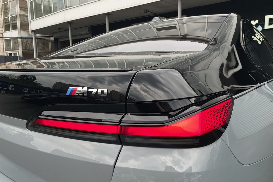 Продам BMW 760 I7 M70 2023 года в Киеве