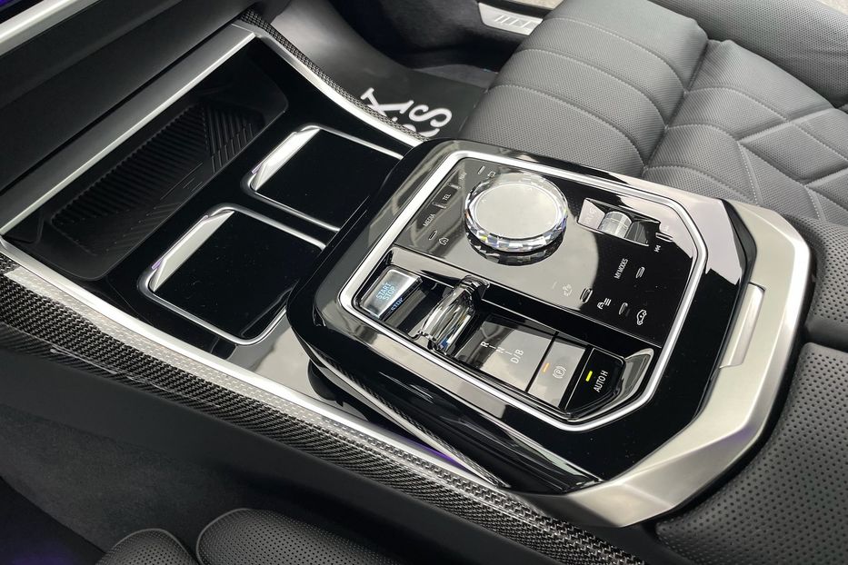 Продам BMW 760 I7 M70 2023 года в Киеве