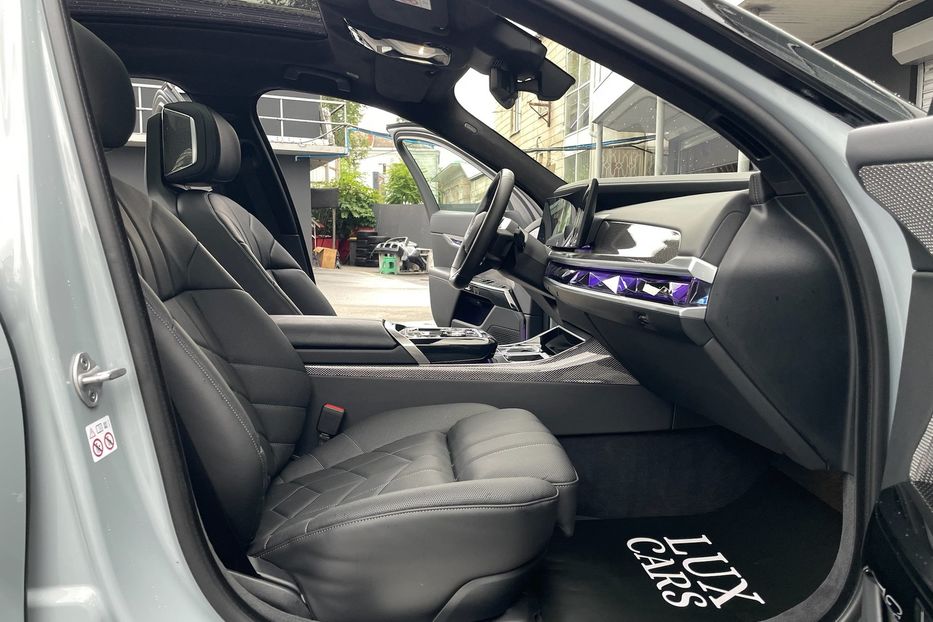 Продам BMW 760 I7 M70 2023 года в Киеве