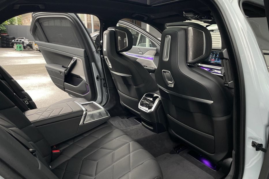 Продам BMW 760 I7 M70 2023 года в Киеве