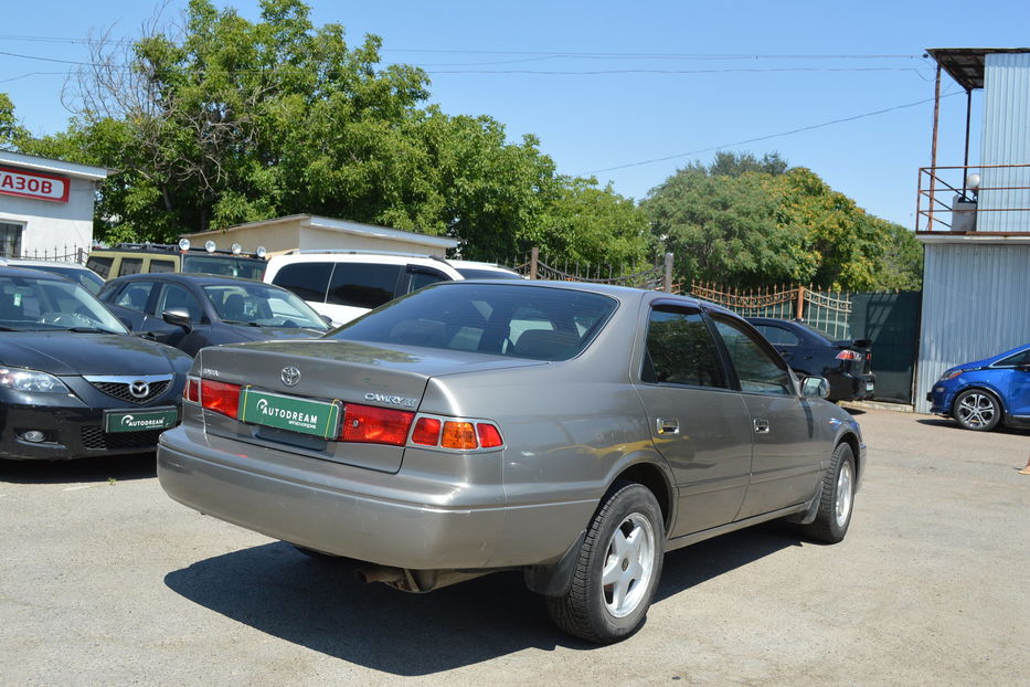Продам Toyota Camry 2.2 2000 года в Одессе