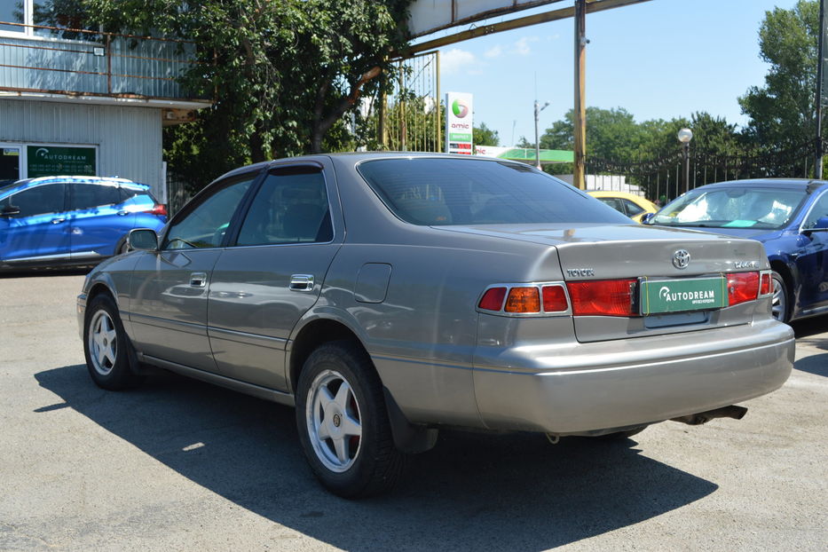 Продам Toyota Camry 2.2 2000 года в Одессе