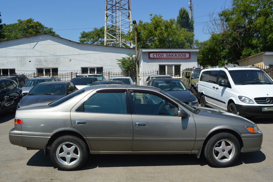 Продам Toyota Camry 2.2 2000 года в Одессе