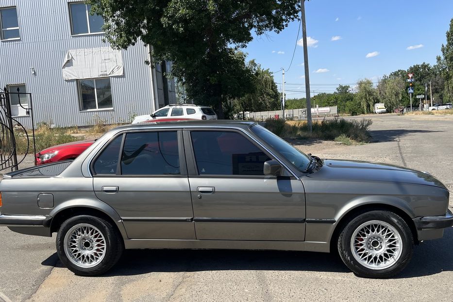 Продам BMW 324 E30  1985 года в Николаеве