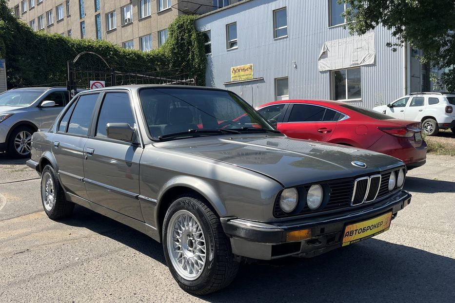 Продам BMW 324 E30  1985 года в Николаеве